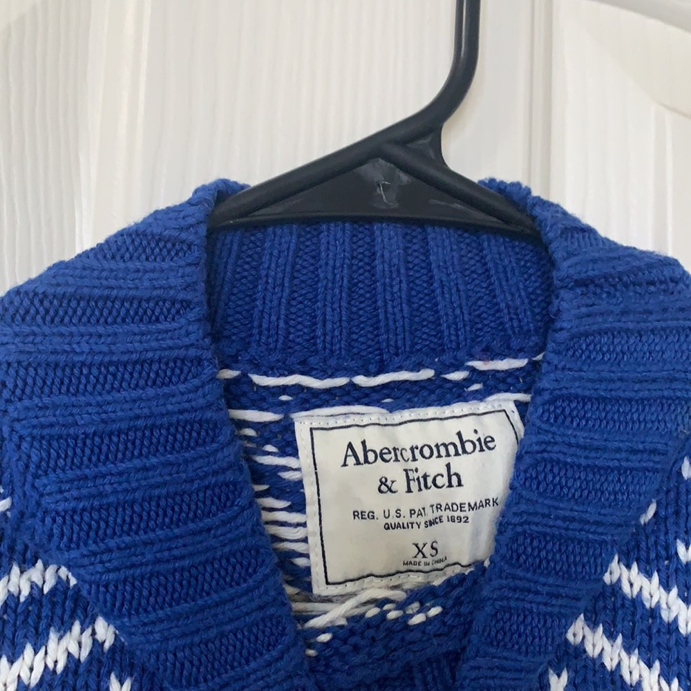Cableknit Christmas/winter sweater - Picture 2 of 5